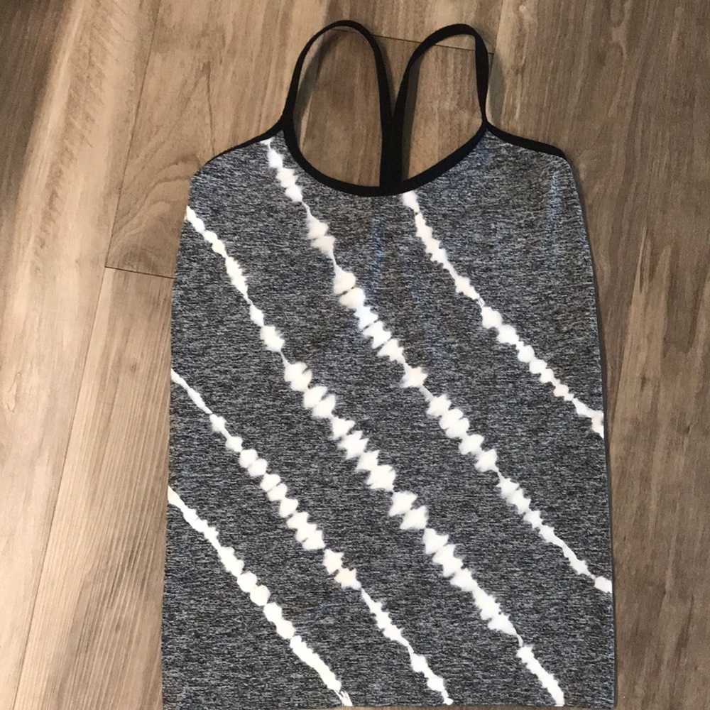 WORKOUT TOP 🖤 - Picture 2 of 6